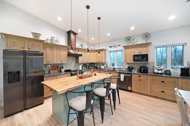 585 E Beer Road, Milford, IN 46542