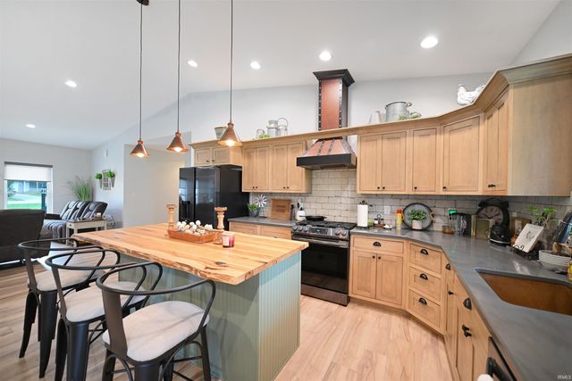 585 E Beer Road, Milford, IN 46542