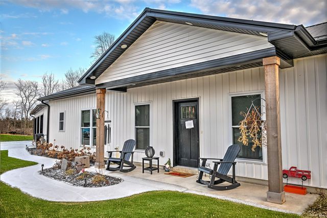 585 E Beer Road, Milford, IN 46542