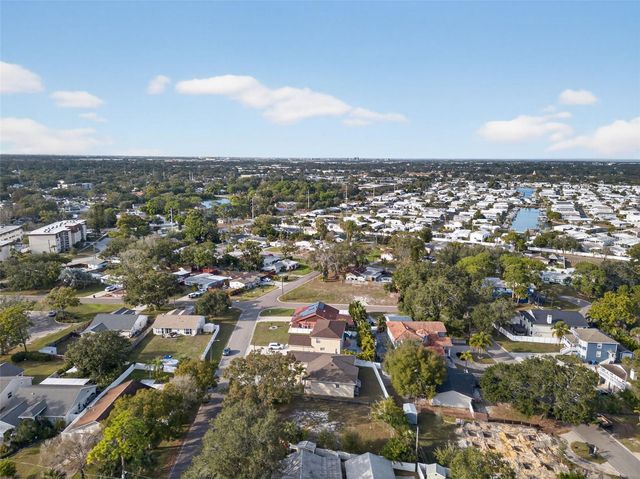 6311 HOBSON STREET NE, St Petersburg, FL 33702