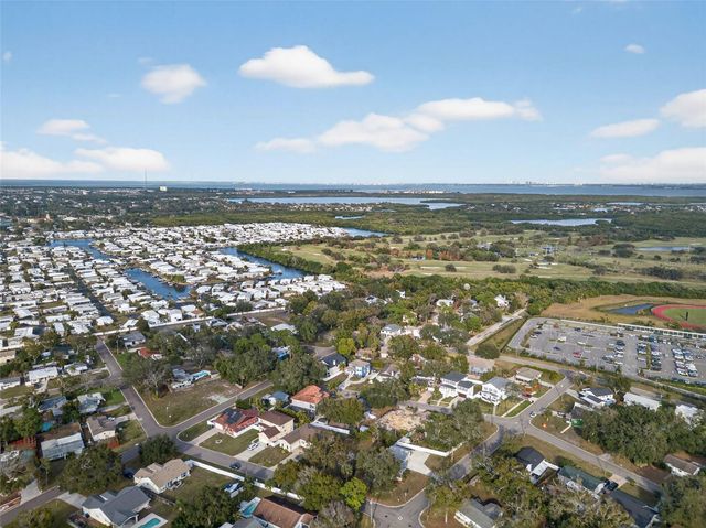 6311 HOBSON STREET NE, St Petersburg, FL 33702