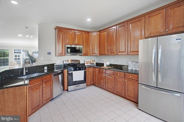16562 BRAMBLEWOOD LN, Woodbridge, VA 22191