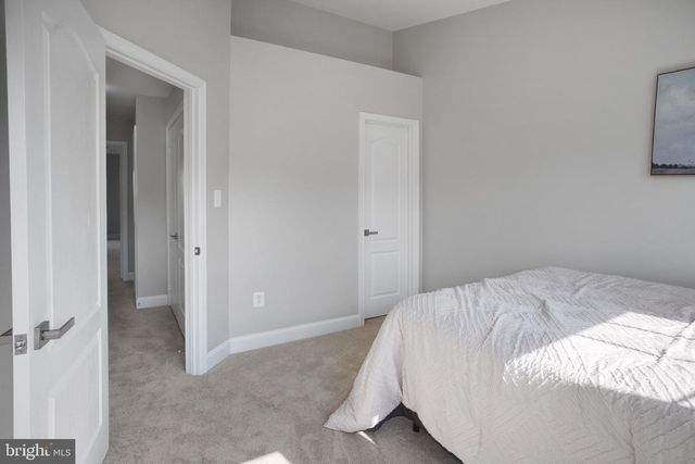 16562 BRAMBLEWOOD LN, Woodbridge, VA 22191