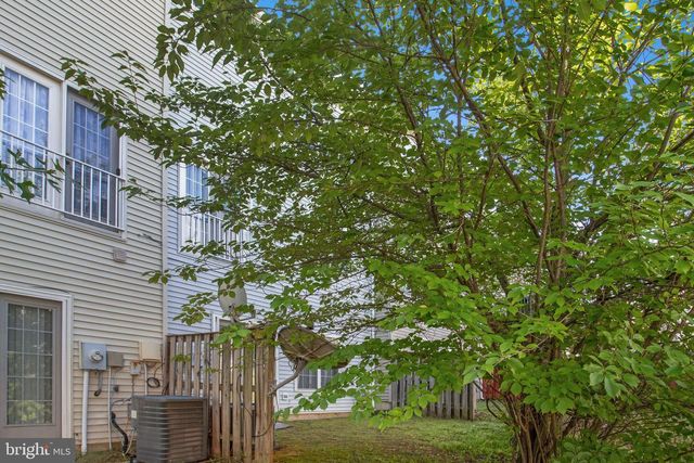 16562 BRAMBLEWOOD LN, Woodbridge, VA 22191