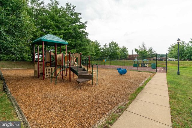 16562 BRAMBLEWOOD LN, Woodbridge, VA 22191