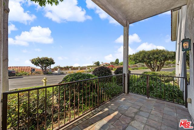 6622 Ocean Crest Drive, Rancho Palos Verdes, CA 90275