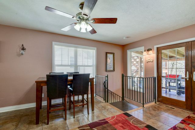 27284 Cimarron Drive, Eagle Rock, MO 65641