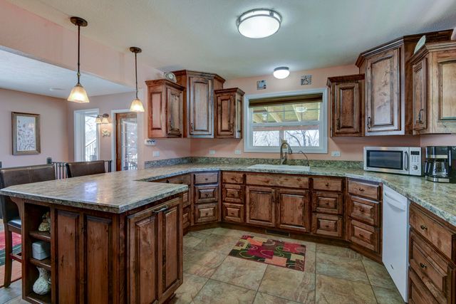 27284 Cimarron Drive, Eagle Rock, MO 65641