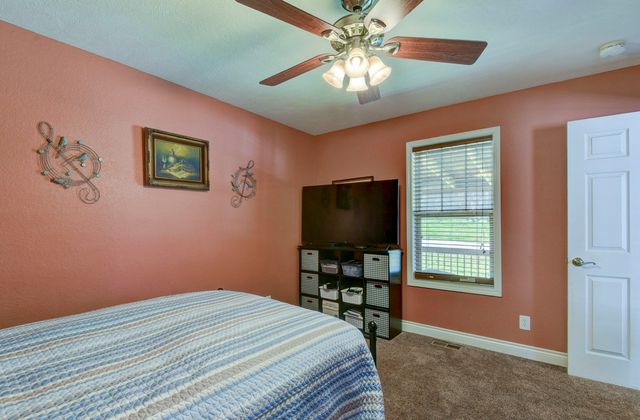 27284 Cimarron Drive, Eagle Rock, MO 65641