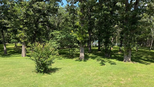 27284 Cimarron Drive, Eagle Rock, MO 65641