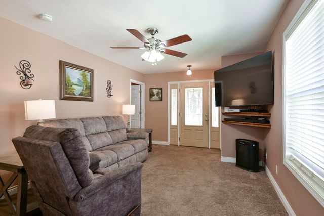 27284 Cimarron Drive, Eagle Rock, MO 65641