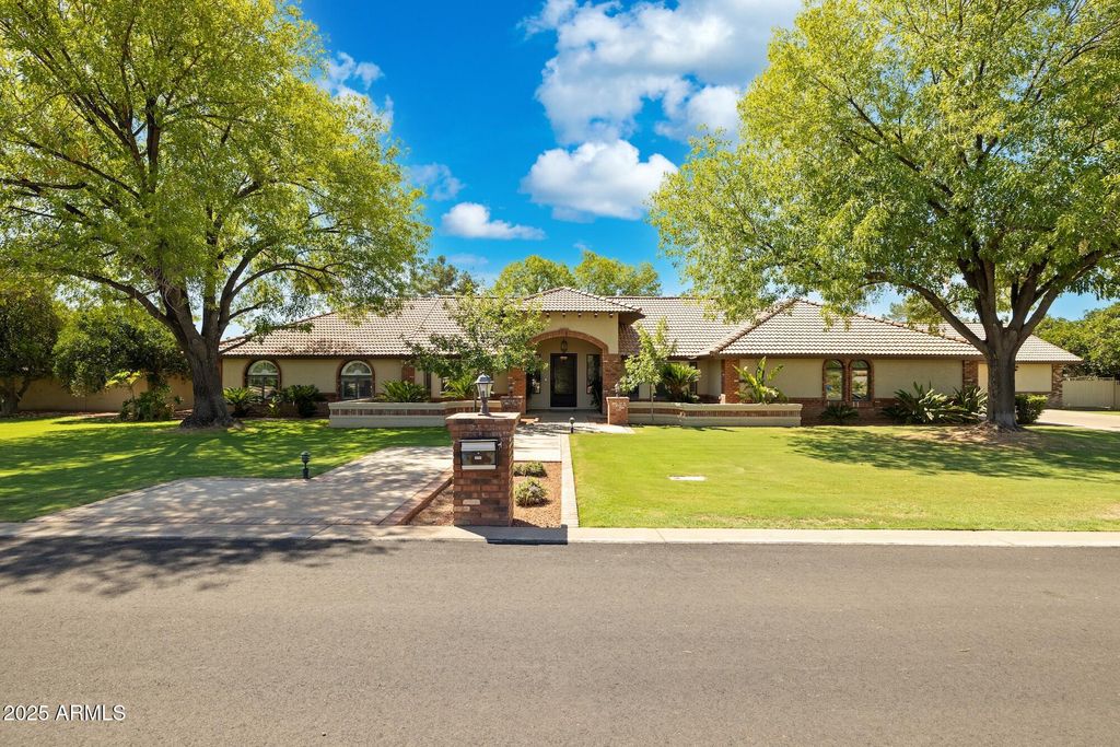 3751 E MINTON Place, Mesa, AZ 85215