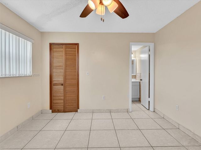 210 NW 87th Ave L206, Miami, FL 33172