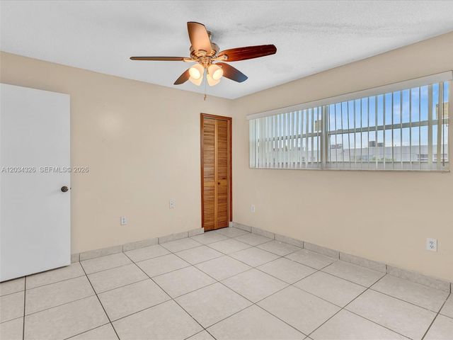 210 NW 87th Ave L206, Miami, FL 33172