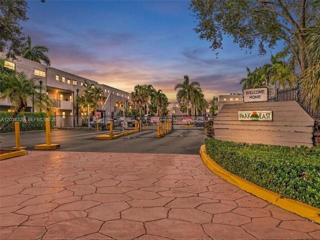 210 NW 87th Ave L206, Miami, FL 33172