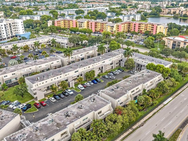 210 NW 87th Ave L206, Miami, FL 33172