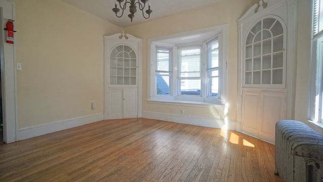26 Harkness Ave, Springfield, MA 01118