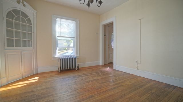 26 Harkness Ave, Springfield, MA 01118