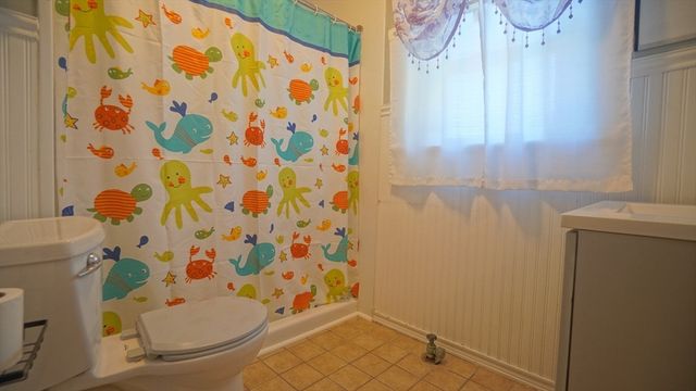 26 Harkness Ave, Springfield, MA 01118
