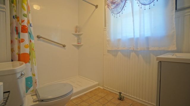 26 Harkness Ave, Springfield, MA 01118