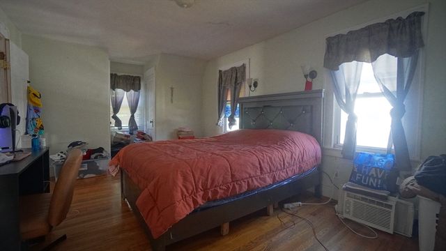 26 Harkness Ave, Springfield, MA 01118