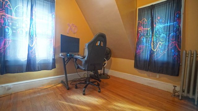 26 Harkness Ave, Springfield, MA 01118