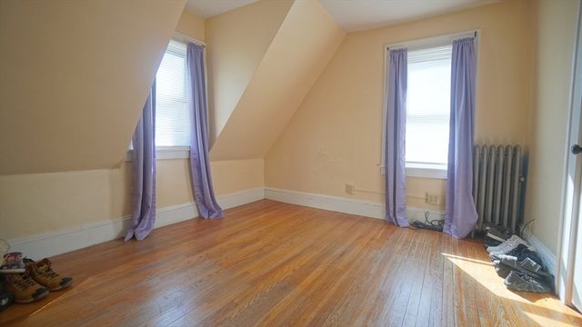 26 Harkness Ave, Springfield, MA 01118