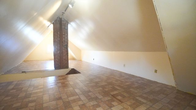 26 Harkness Ave, Springfield, MA 01118