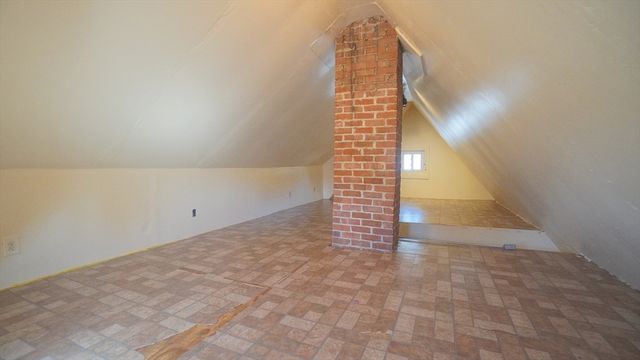 26 Harkness Ave, Springfield, MA 01118