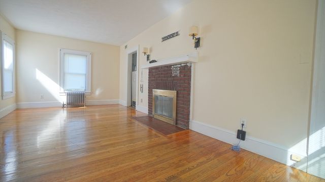 26 Harkness Ave, Springfield, MA 01118