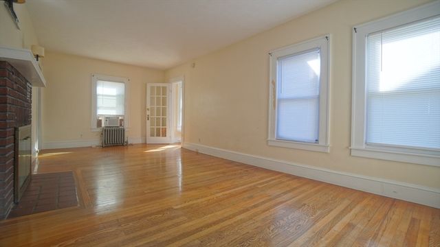 26 Harkness Ave, Springfield, MA 01118