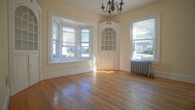 26 Harkness Ave, Springfield, MA 01118
