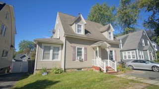 26 Harkness Ave, Springfield, MA 01118