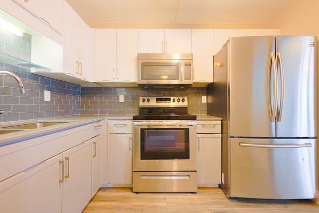 200 Cove Way 1002, Quincy, MA 02169
