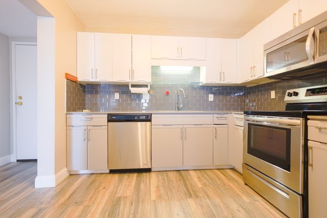 200 Cove Way 1002, Quincy, MA 02169