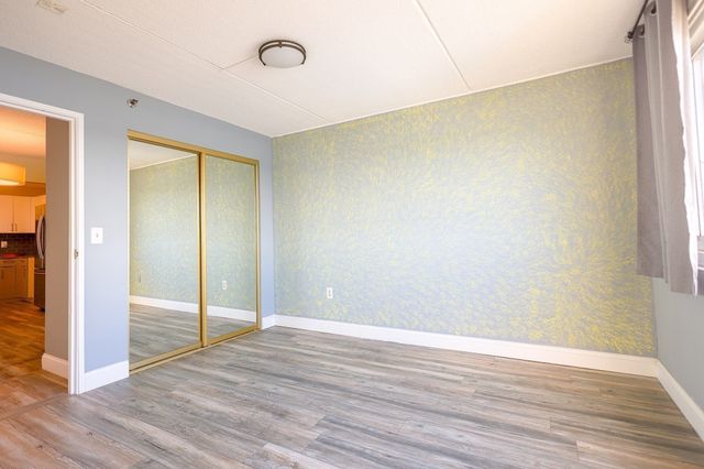 200 Cove Way 1002, Quincy, MA 02169