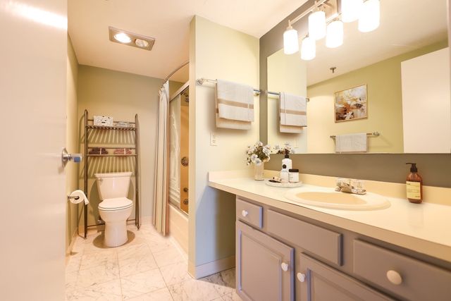 200 Cove Way 1002, Quincy, MA 02169