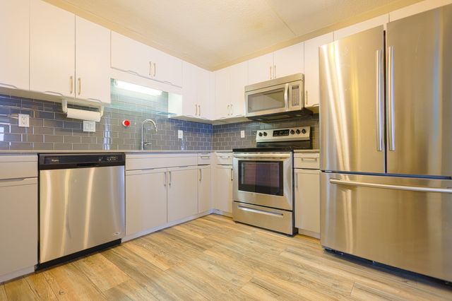 200 Cove Way 1002, Quincy, MA 02169