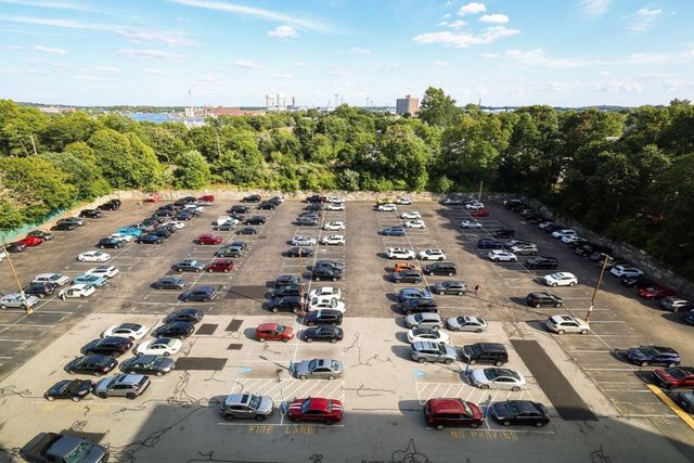 200 Cove Way 1002, Quincy, MA 02169