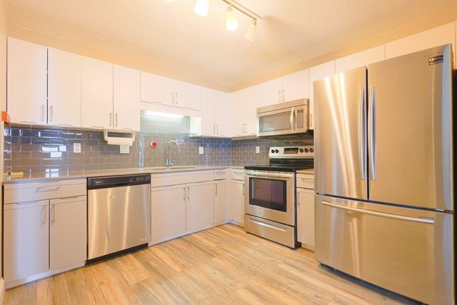 200 Cove Way 1002, Quincy, MA 02169