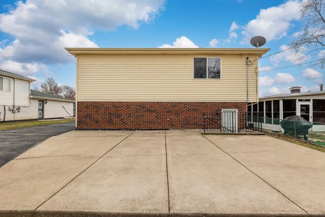 3314 Willow Lane, Markham, IL 60428