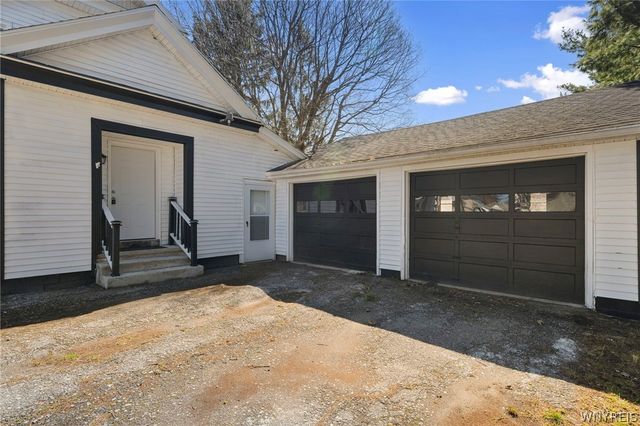 5869 Broadway Street, Lancaster, NY 14086