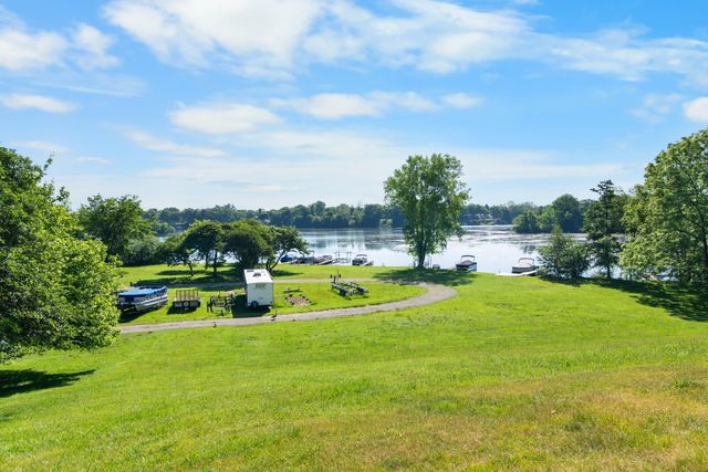 13250 Lake Point Boulevard, Belleville, MI 48111
