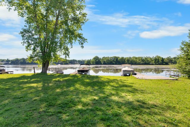 13250 Lake Point Boulevard, Belleville, MI 48111