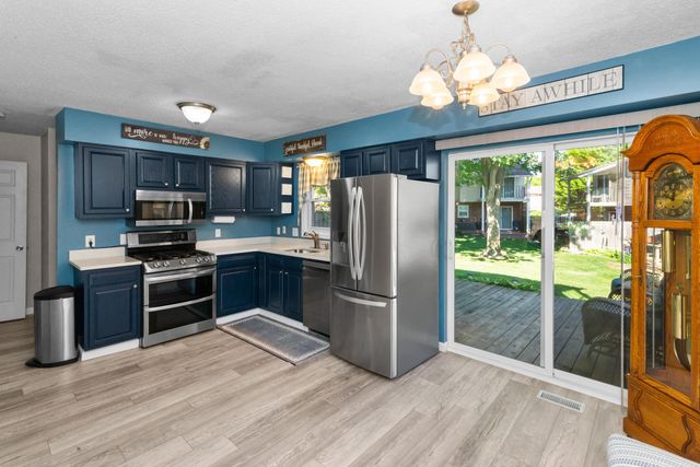 13250 Lake Point Boulevard, Belleville, MI 48111