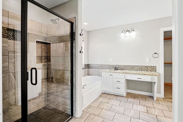 663 N Crest Ridge Ct, Wichita, KS 67230