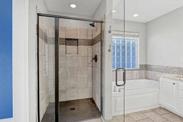 663 N Crest Ridge Ct, Wichita, KS 67230