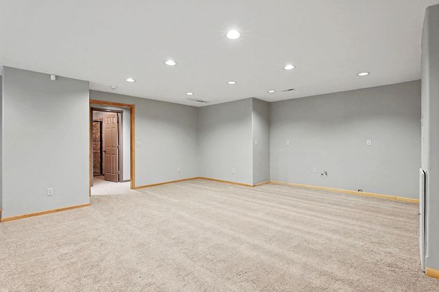 663 N Crest Ridge Ct, Wichita, KS 67230