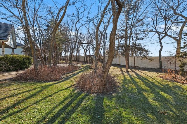 663 N Crest Ridge Ct, Wichita, KS 67230