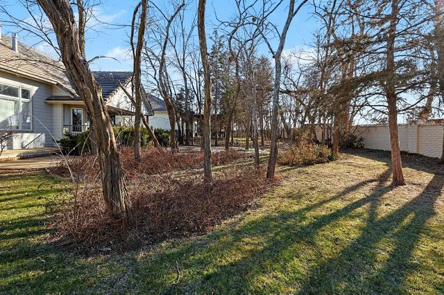 663 N Crest Ridge Ct, Wichita, KS 67230